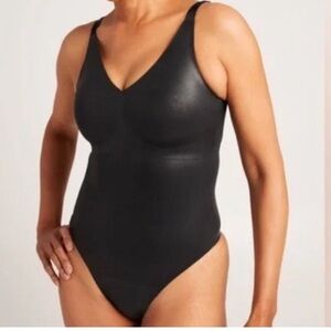 KNIX Papaya LuxeLift Faux Leather Shapewear Bodysuit Sz M